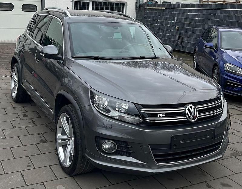 Gebraucht VW Tiguan LOUNGE 150 PS (110 kW) 2015 Grau SUV