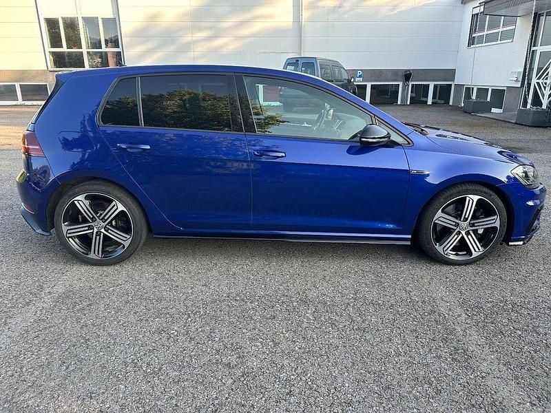 Blau Gebraucht 2017 VW Golf VII R Limousine | 22.999 € (Fairer Preis) - Bild 1/4
