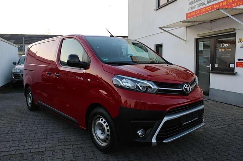 Gebraucht Toyota Proace 116 PS (85 kW) 2018 Rot Van / Kleinbus