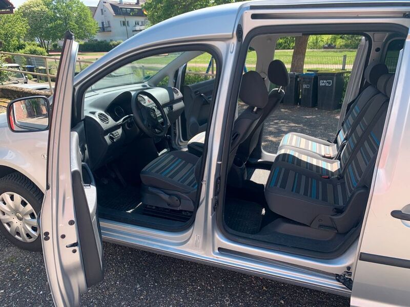 Grau Gebraucht 2011 VW Caddy Van / Kleinbus | 8.999 € (Etwas zu teuer) - Bild 1/4