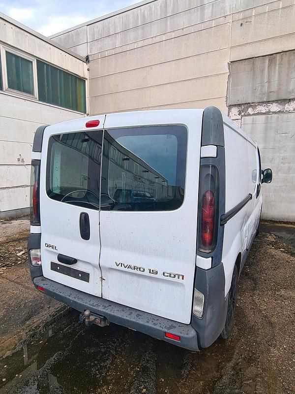 Weiß Gebraucht 2006 Opel Vivaro Van / Kleinbus | 3.350 € (Etwas zu teuer) - Bild 1/4