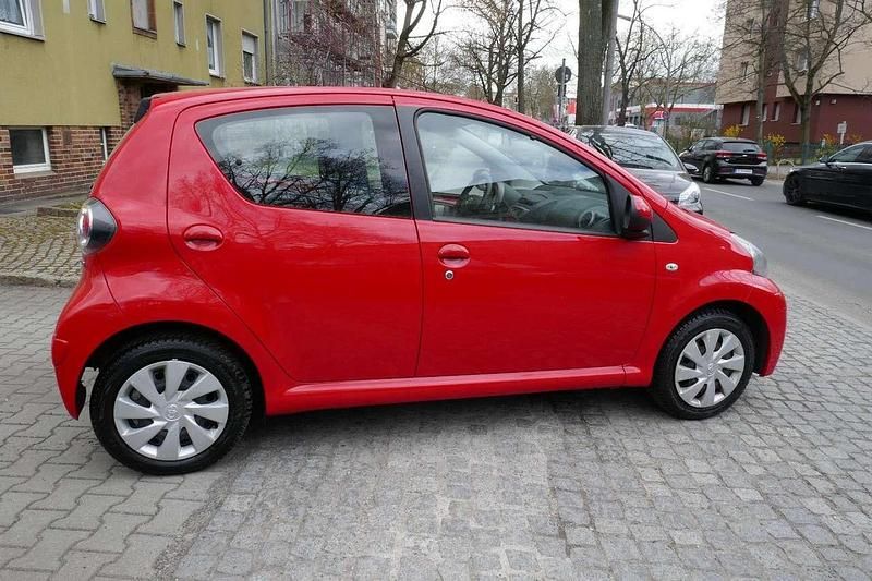Gebraucht Toyota Aygo Cool 68 PS (50 kW) 2014 Rot Kleinwagen