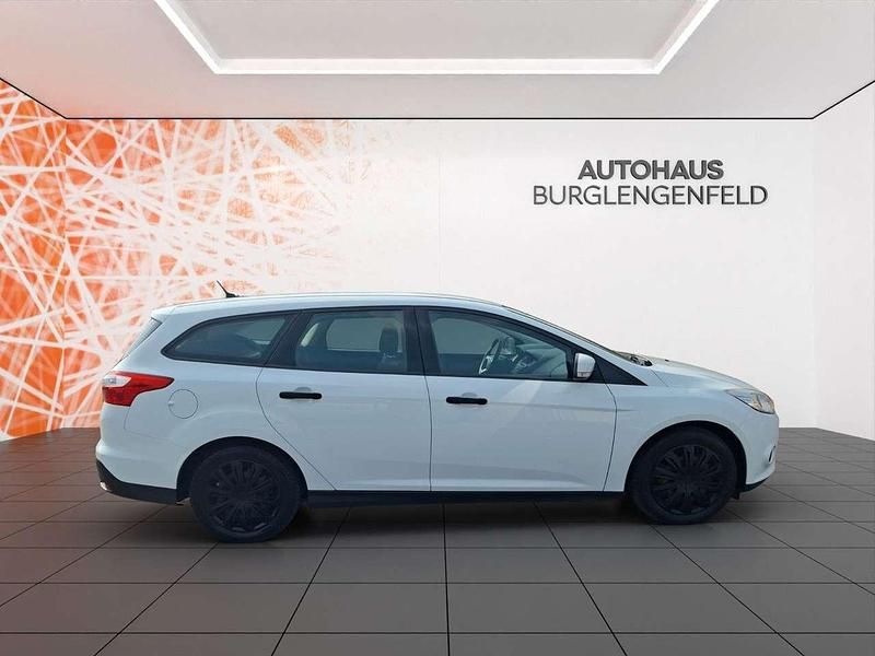 Gebraucht Ford Focus Ambiente 101 PS (74 kW) 2014 Weiß Kombi