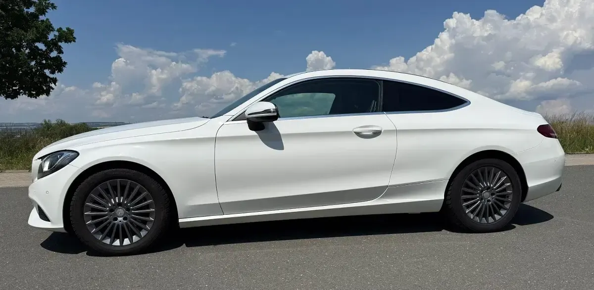 Gebraucht Mercedes C200 184 PS (135 kW) 2016 Weiß Coupé