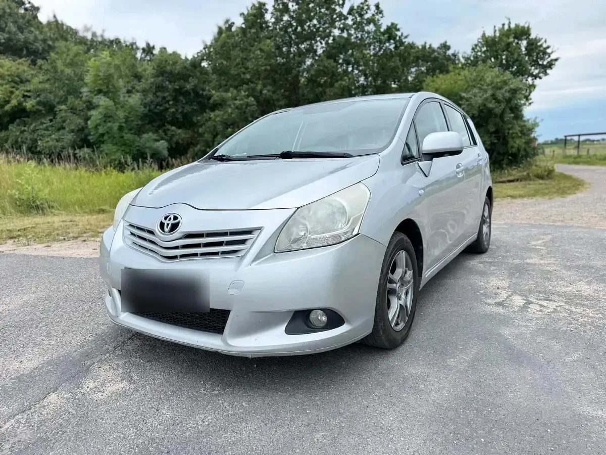 Gebraucht Toyota Verso 126 PS (92 kW) 2009 Grau Van / Kleinbus