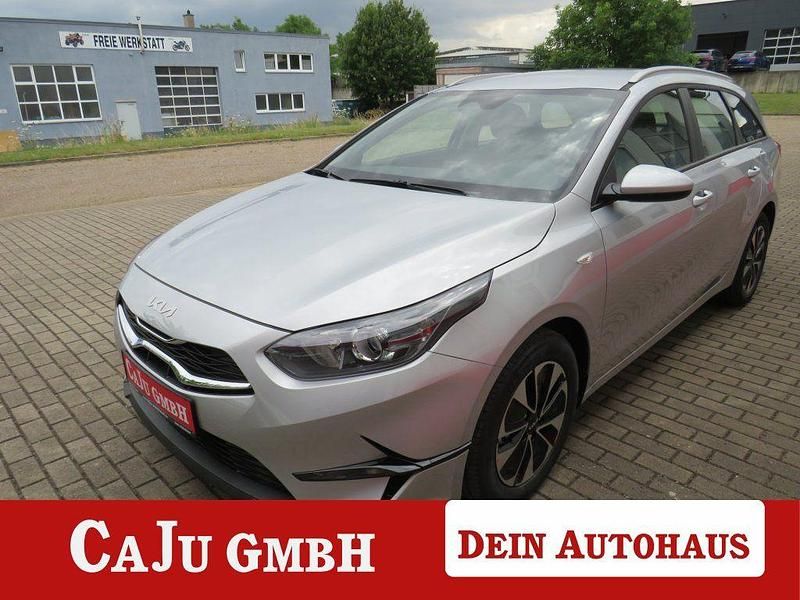 Neu Kia Ceed Sportswagon 140 PS (102 kW) 2026 Silber Kombi
