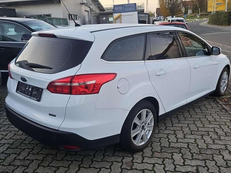 Usata Ford Focus 101 CV (74 kW) 2015 Bianco Station wagon