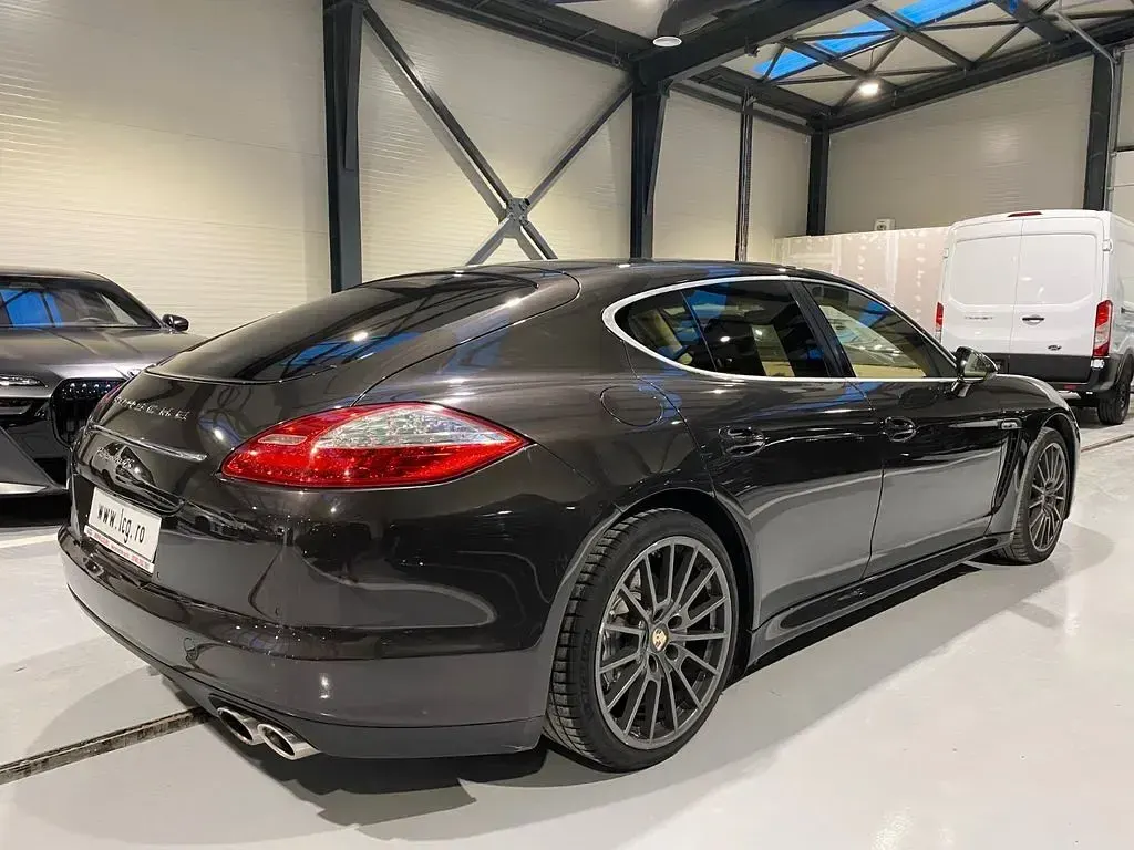 Gebraucht Porsche Panamera 4S 400 PS (294 kW) 2011 Grau Limousine