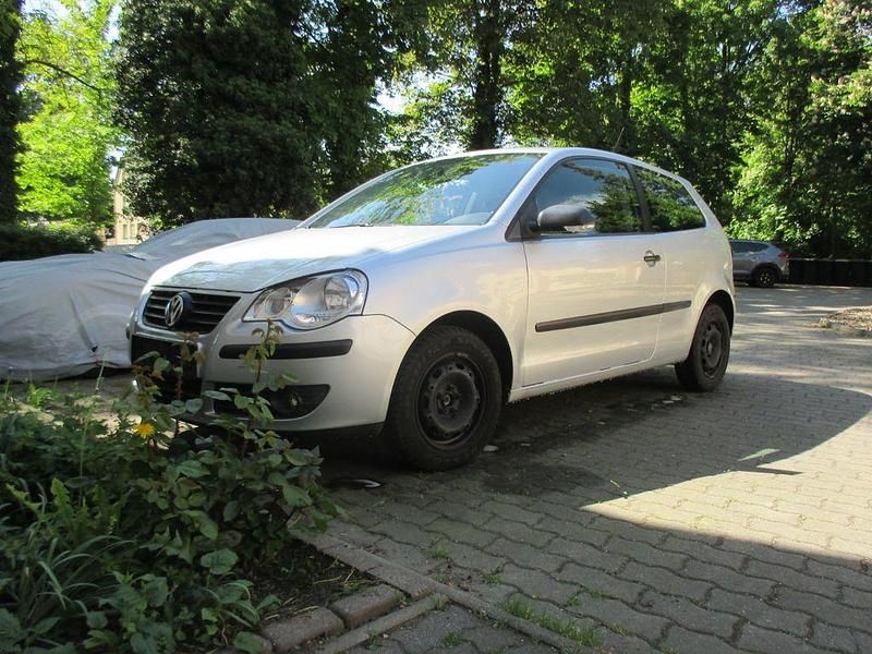 Gebraucht VW Polo Trendline 75 PS (55 kW) 2005 Silber Kleinwagen