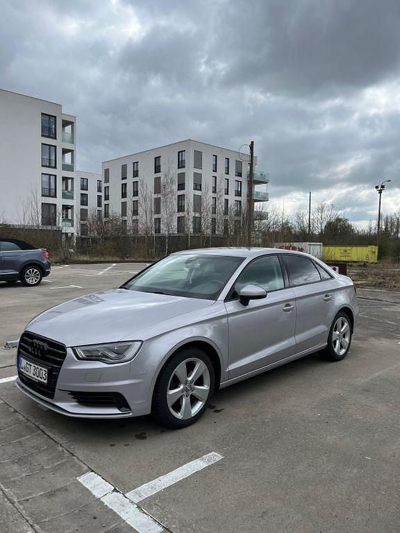 Gebraucht Audi A3 Ambition 150 PS (110 kW) 2015 Grau Limousine