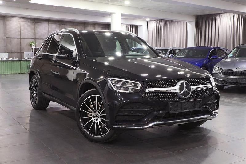 Schwarz Gebraucht 2022 Mercedes GLC200 AMG SUV | 37.853 € (Superpreis) - Bild 1/4