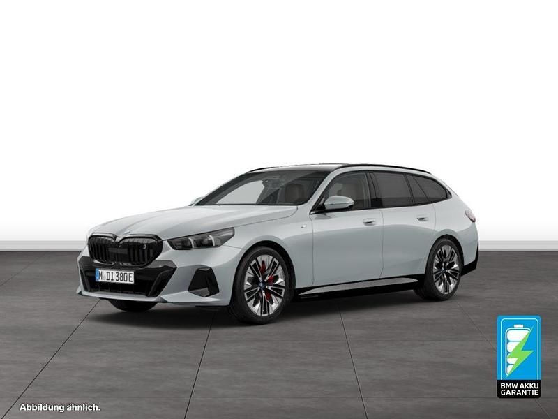 Grau Gebraucht 2024 BMW i5 M Sport Kombi | 64.070 € (Fairer Preis) - Bild 1/2