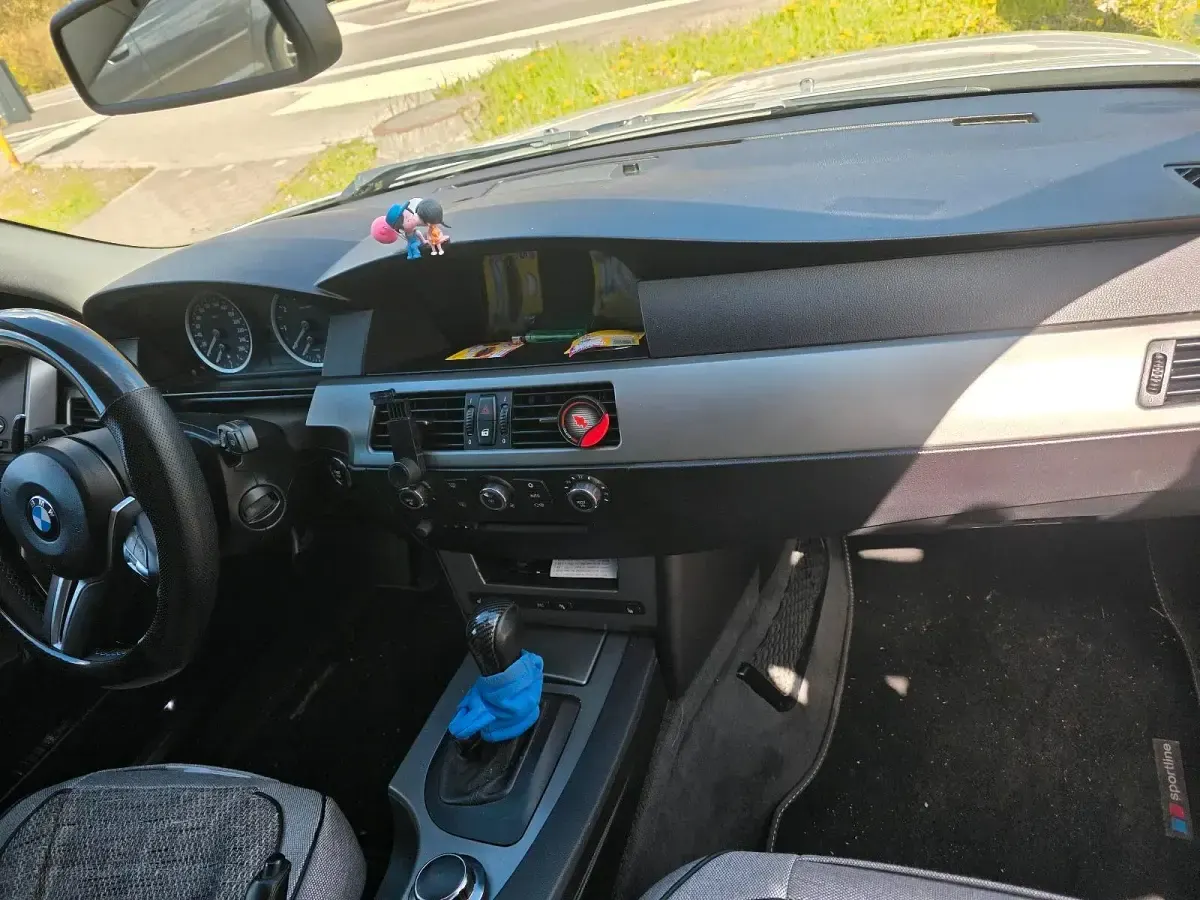 Gebraucht BMW 525 185 PS (136 kW) 2006 Silber Limousine
