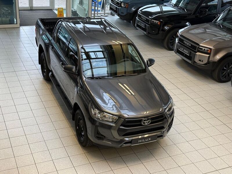 Grau Neu 2025 Toyota HiLux Abholung | 42.795 € - Bild 1/4