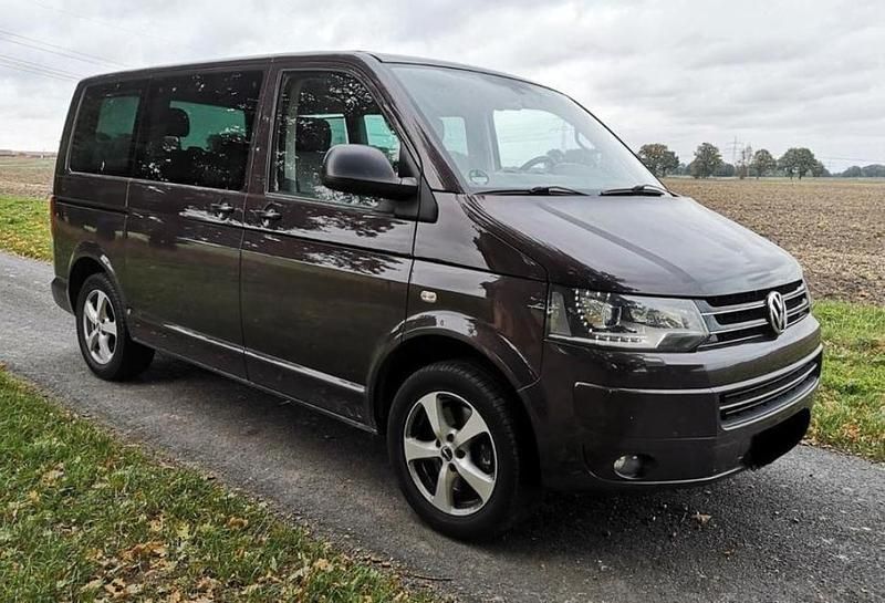 Second-hand VW T5 140 CP (102 kW) 2011 Andere farben Van