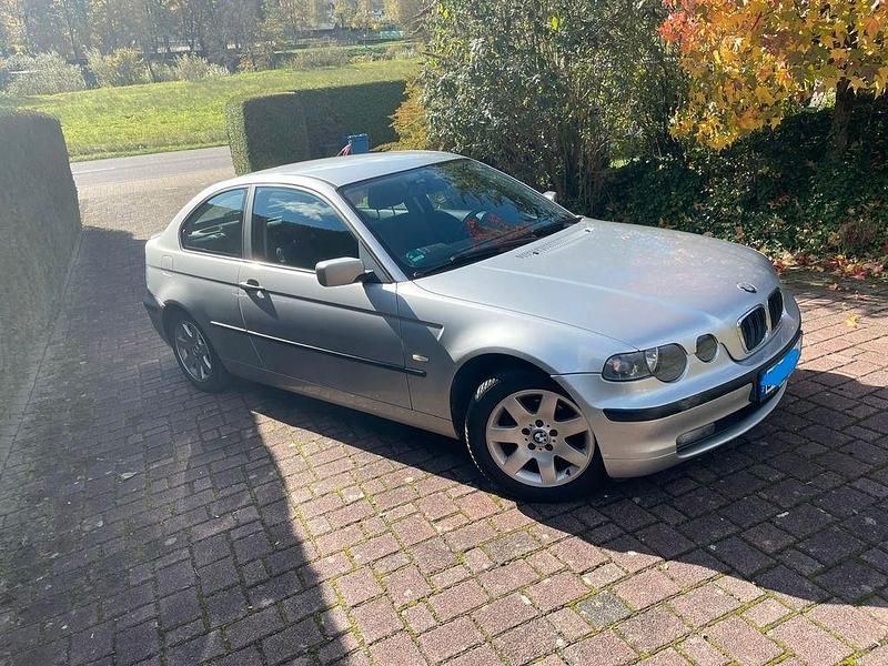 Silber Gebraucht 2002 BMW 316 Compact Kleinwagen | 750 € (Superpreis) - Bild 1/4
