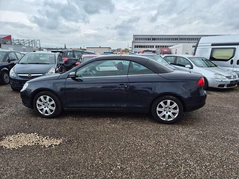 Usata VW Eos Edition 140 CV (102 kW) 2010 Blu Cabrio
