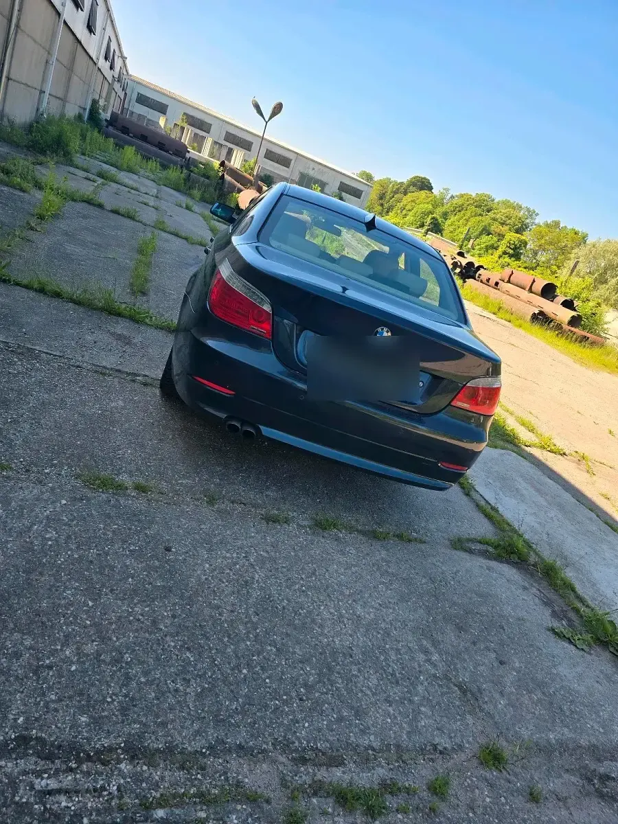 Gebraucht BMW 523 192 PS (141 kW) 2008 Blau Limousine