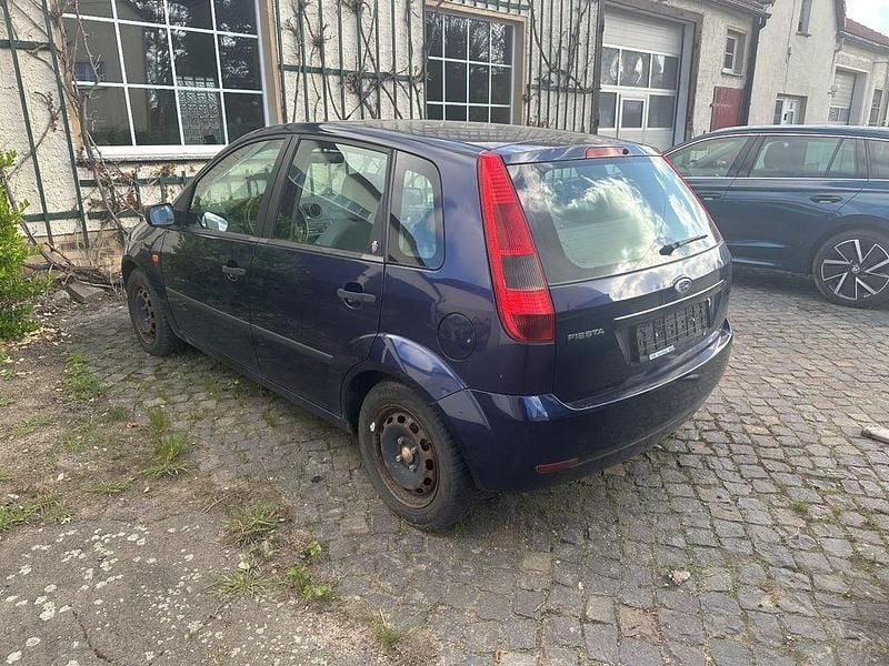 Gebraucht Ford Fiesta 80 PS (58 kW) 2002 Blau Kleinwagen