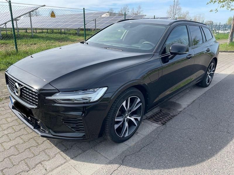 Schwarz Gebraucht 2021 Volvo V60 R-Design Kombi | 26.350 € (Superpreis) - Bild 1/4
