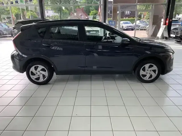 Neu Hyundai Bayon Select 101 PS (74 kW) 2025 Grau SUV