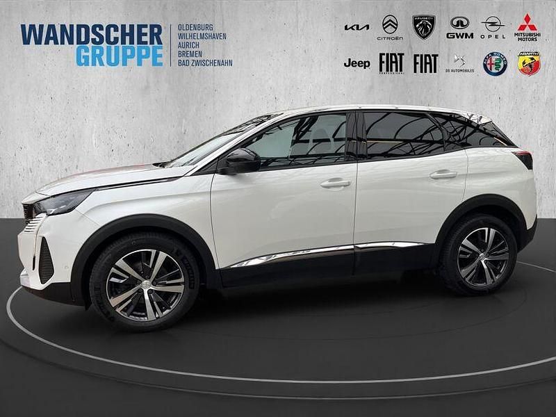 Gebraucht Peugeot 3008 Allure 131 PS (96 kW) 2023 Weißschwarz SUV