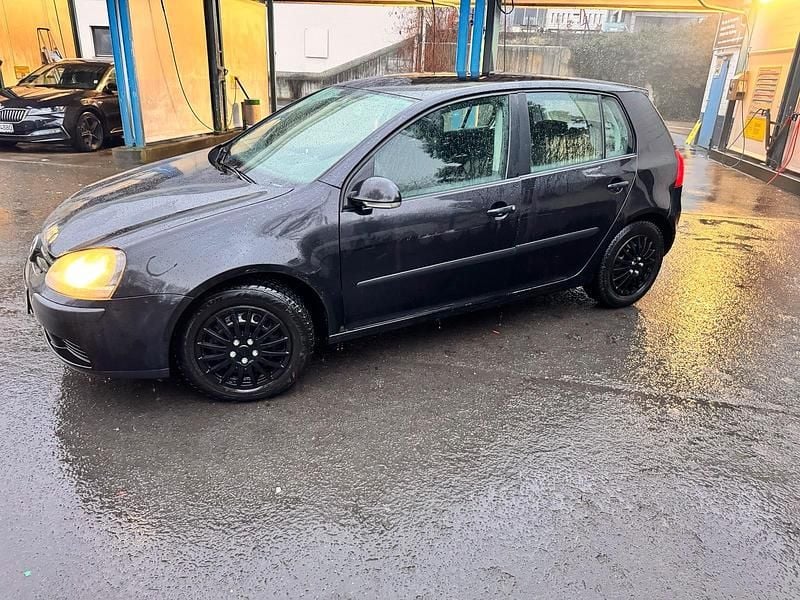 Gebraucht VW Golf IV 80 PS (58 kW) 2004 Schwarz Kleinwagen