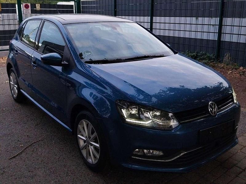 Blue silk Gebraucht 2016 VW Polo LOUNGE Kleinwagen | 11.499 € - Bild 1/4