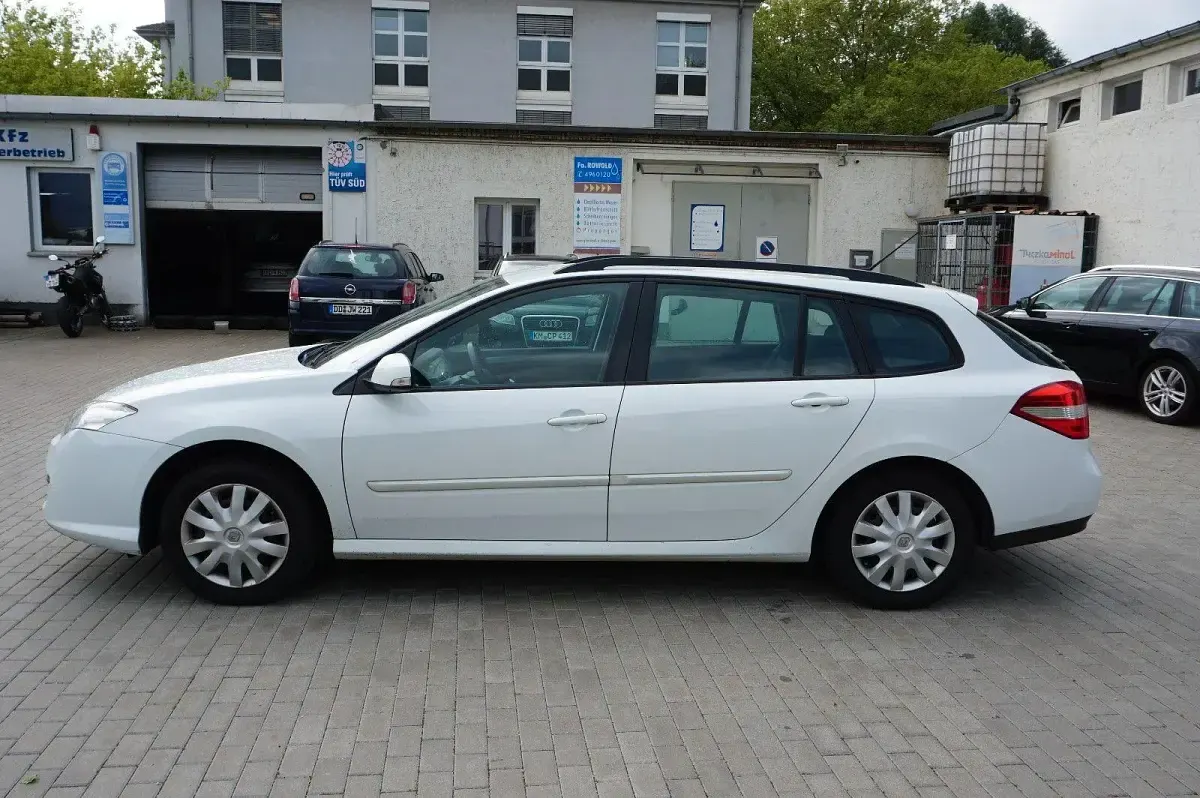 Gebraucht Renault Laguna III 140 PS (102 kW) 2009 Weiß Kombi