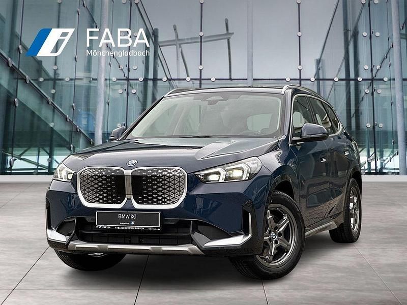 Blau Neu 2026 BMW iX1 xLine SUV | 54.590 € (Fairer Preis) - Bild 1/4
