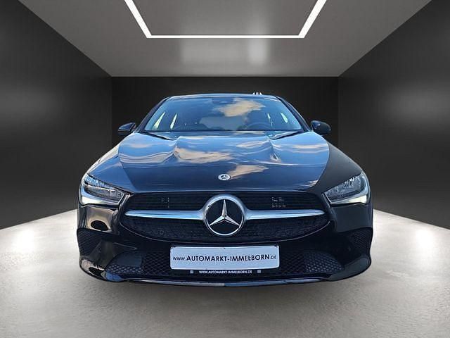 Nachtschwarz unilack Gebraucht 2021 Mercedes CLA250e Limousine | 24.890 € - Bild 1/4