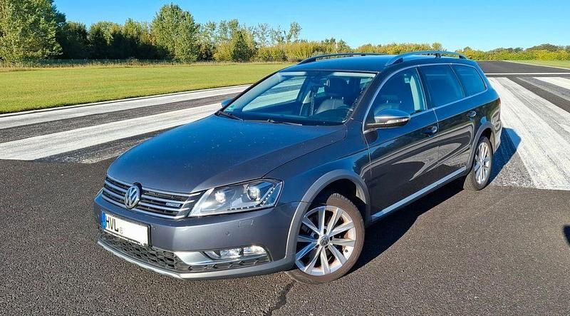 Grau Gebraucht 2013 VW Passat Alltrack Kombi | 10.500 € (Fairer Preis) - Bild 1/4