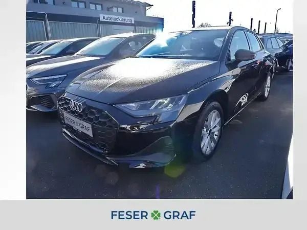 Brillantschwarz Gebraucht 2024 Audi A3 Sportback Ambiente Limousine | 29.440 € (Guter Preis) - Bild 1/4