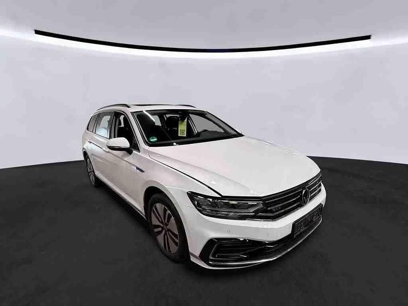 Gebraucht VW Passat GTE 218 PS (160 kW) 2021 Weiß Kombi