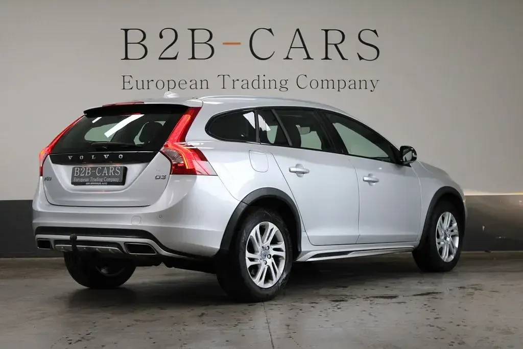 Gebraucht Volvo V60 CC 150 PS (110 kW) 2018 Silber Kombi