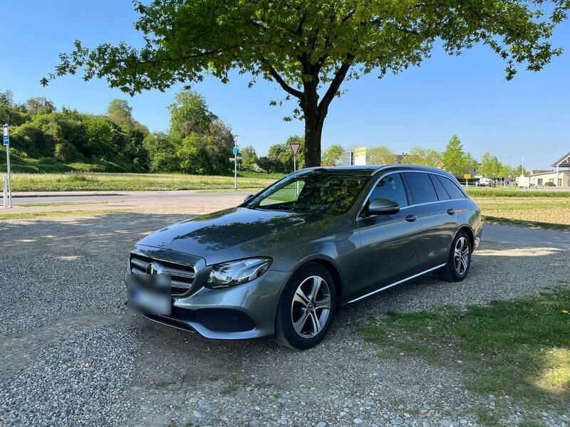 Grau Gebraucht 2017 Mercedes E220 Avantgarde Kombi | 26.999 € (Fairer Preis) - Bild 1/4