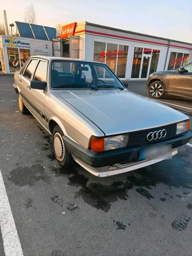 Gebraucht Audi 80 54 PS (39 kW) 1986 Grau Limousine