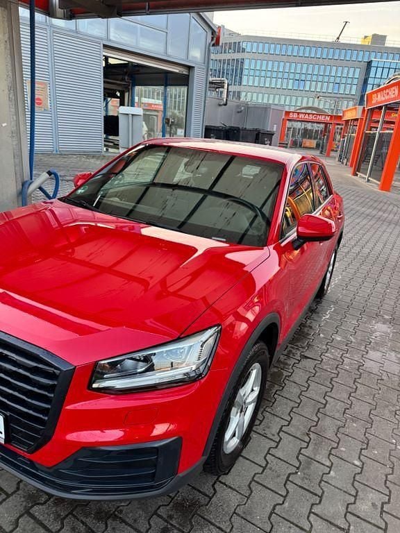 Rot Gebraucht 2020 Audi Q2 SUV | 15.900 € (Guter Preis) - Bild 1/4