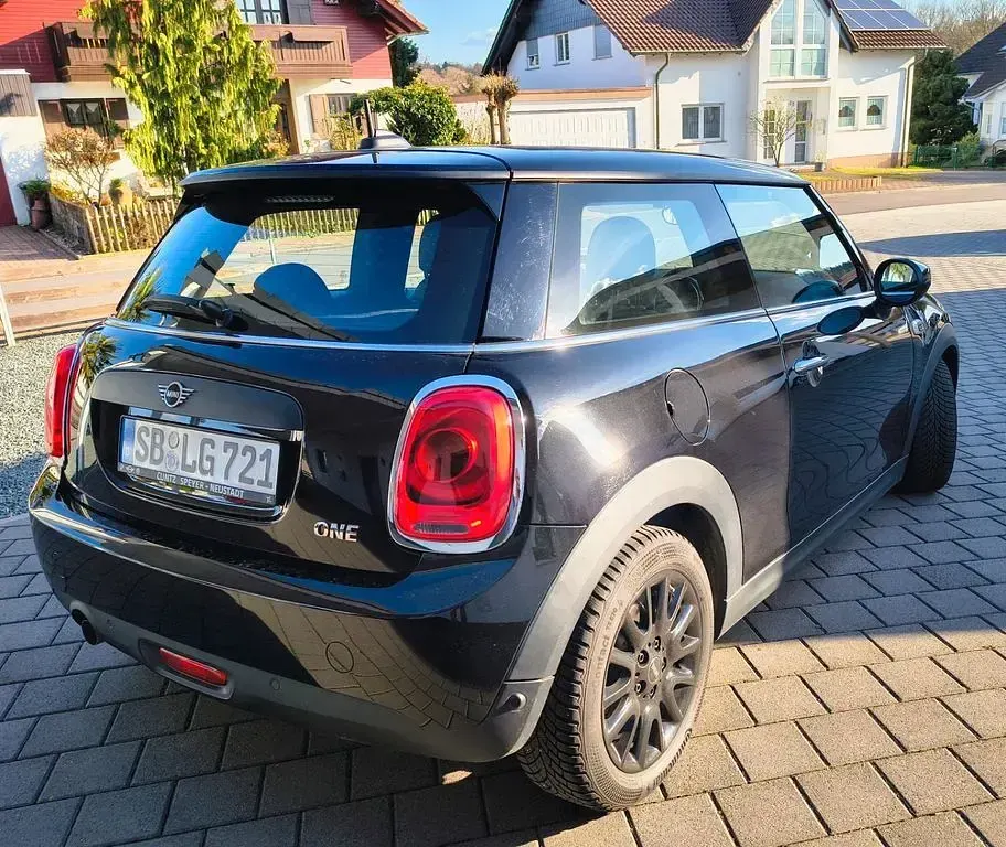 Gebraucht Mini ONE 102 PS (75 kW) 2020 Schwarz Kleinwagen