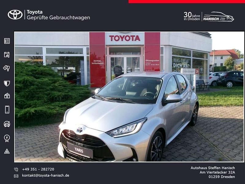 Schimmering silber metallic Gebraucht 2023 Toyota Yaris Hybrid Team Kleinwagen | 23.490 € (Etwas zu teuer) - Bild 1/4