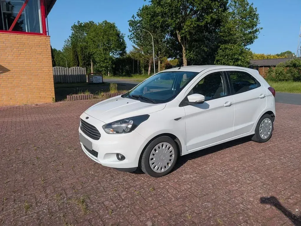 Gebraucht Ford Ka 69 PS (50 kW) 2018 Weiß Limousine