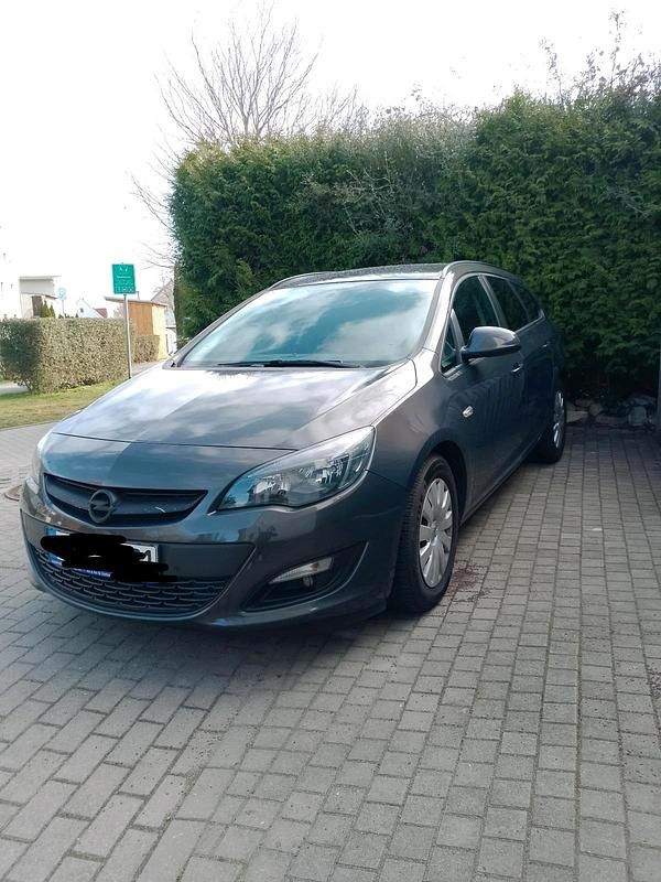 Gebraucht Opel Astra 110 PS (80 kW) 2014 Grau Kombi
