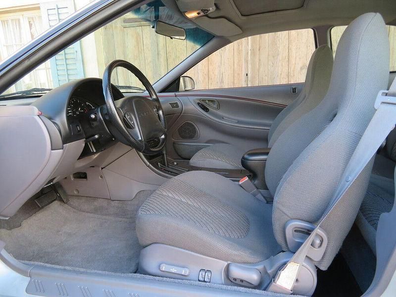 Second-hand Ford Probe 163 CP (119 kW) 1993 Argintiu Coupe