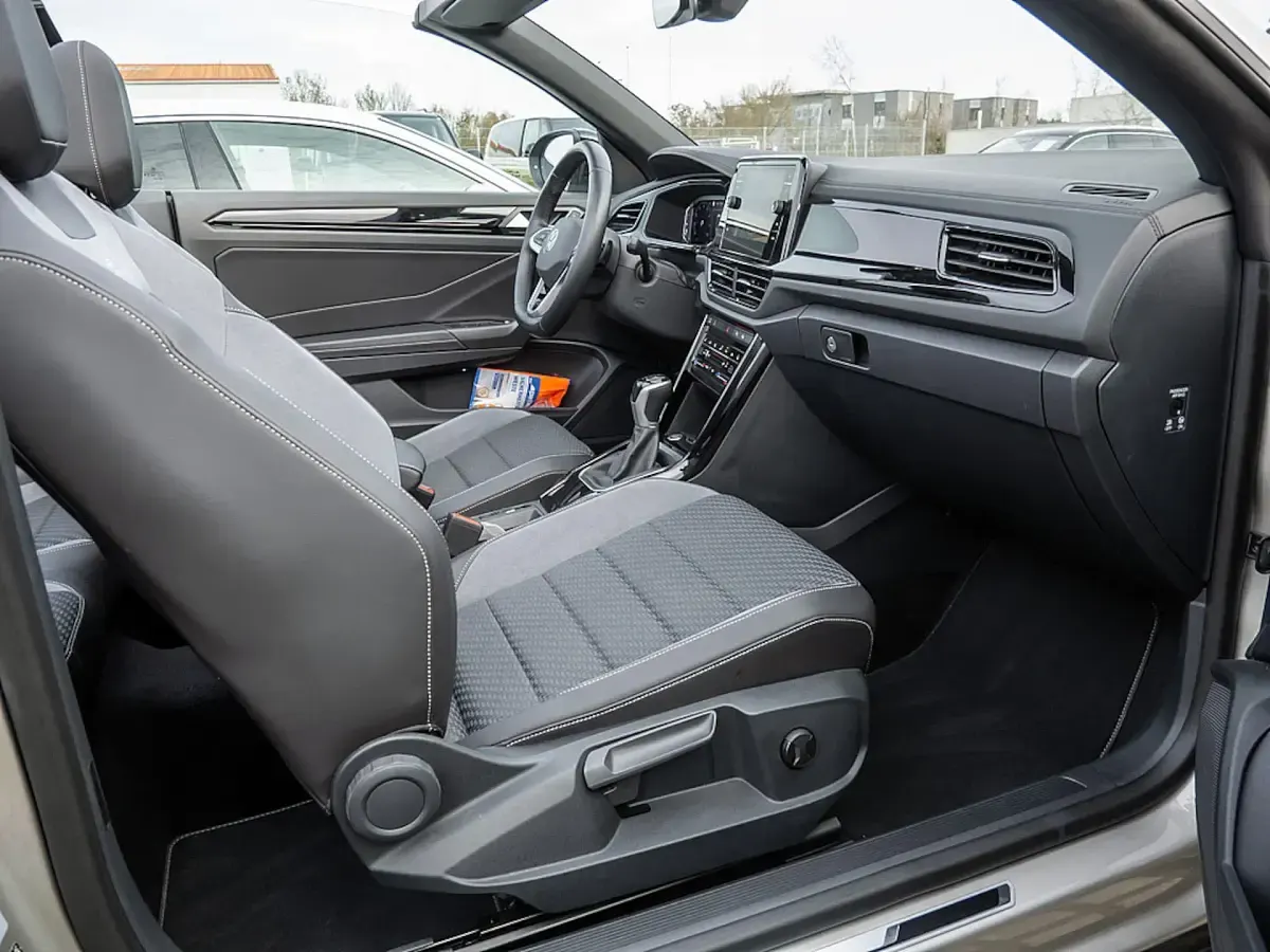 Gebraucht VW T-Roc Cabriolet R-line Edition 150 PS (110 kW) 2024 Cabrio