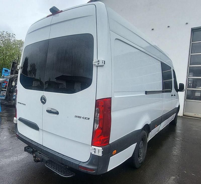 Gebraucht Mercedes 316 163 PS (119 kW) 2019 Weiß Van