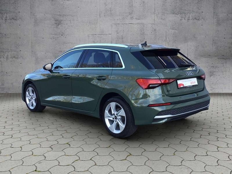 Używany Audi A3 Ambiente 150 KM (110 kW) 2025 Zielony Sedan/Limuzyna