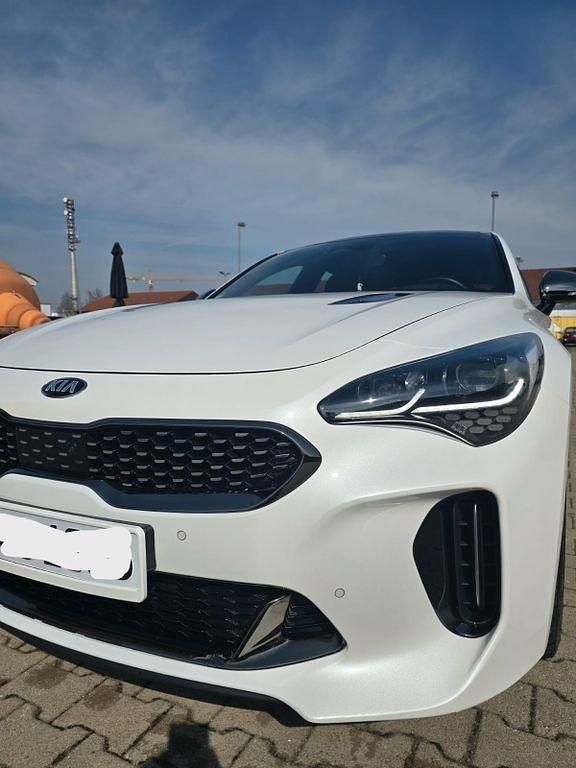 Gebraucht Kia Stinger GT 366 PS (269 kW) 2021 Weiß Kleinwagen