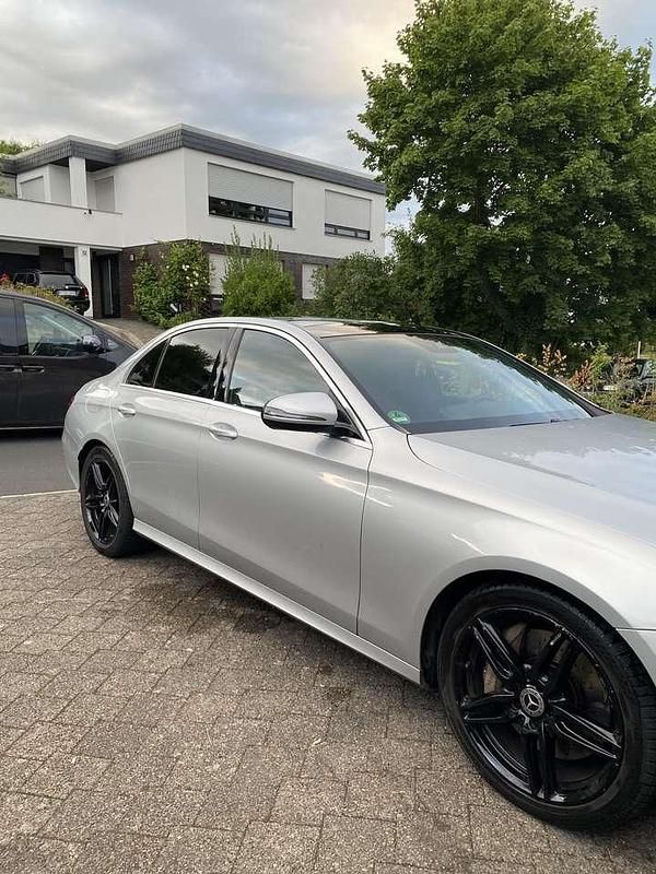 Gebraucht Mercedes E350 258 PS (189 kW) 2016 Grau Limousine