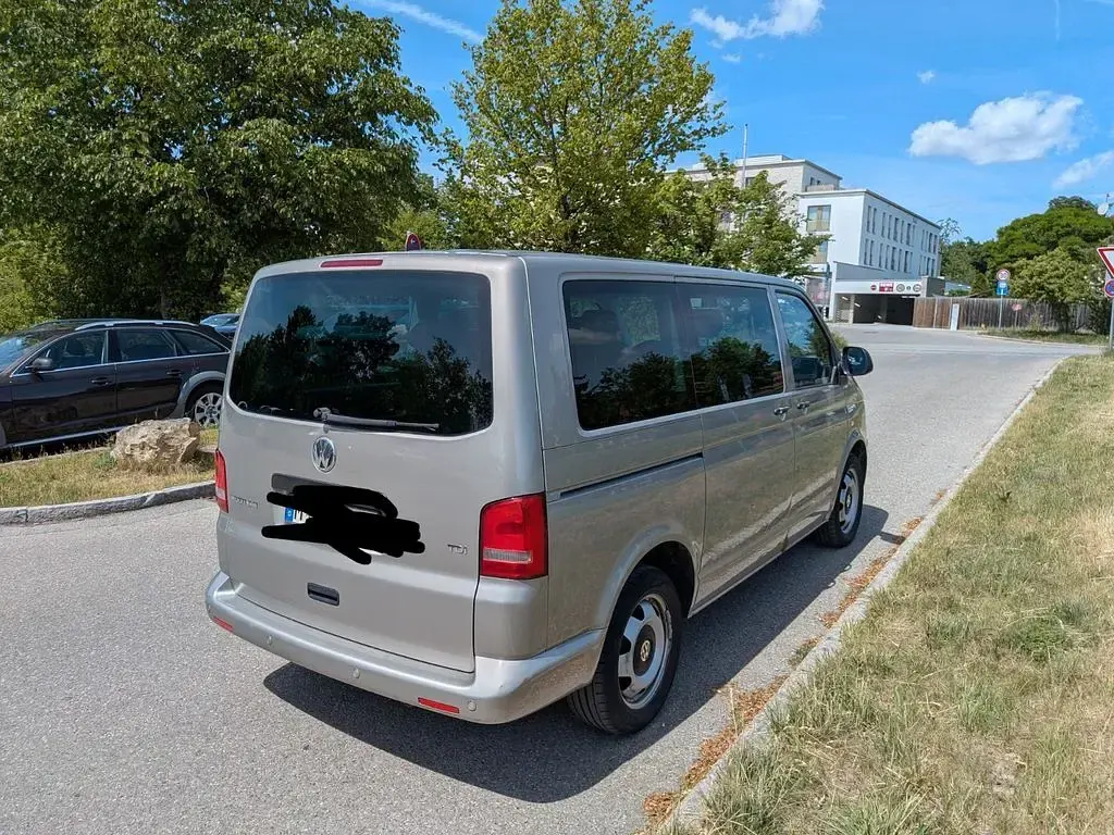 Gebraucht VW Multivan Startline 102 PS (75 kW) 2010 Van / Kleinbus