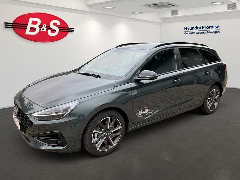 Shimmering silver / met Gebraucht 2024 Hyundai i30 Advantage Kombi | 24.990 € (Etwas zu teuer) - Bild 1/4